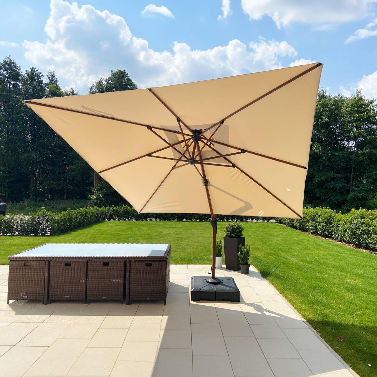 PURPLE LEAF 11' X 11' Patio Umbrella Cantilever Outdoor Umbrellas Square Large Parasol Windproof Sunshade Heavy Duty Sun Umbrellas for Deck Pool Patio Garden, Beige