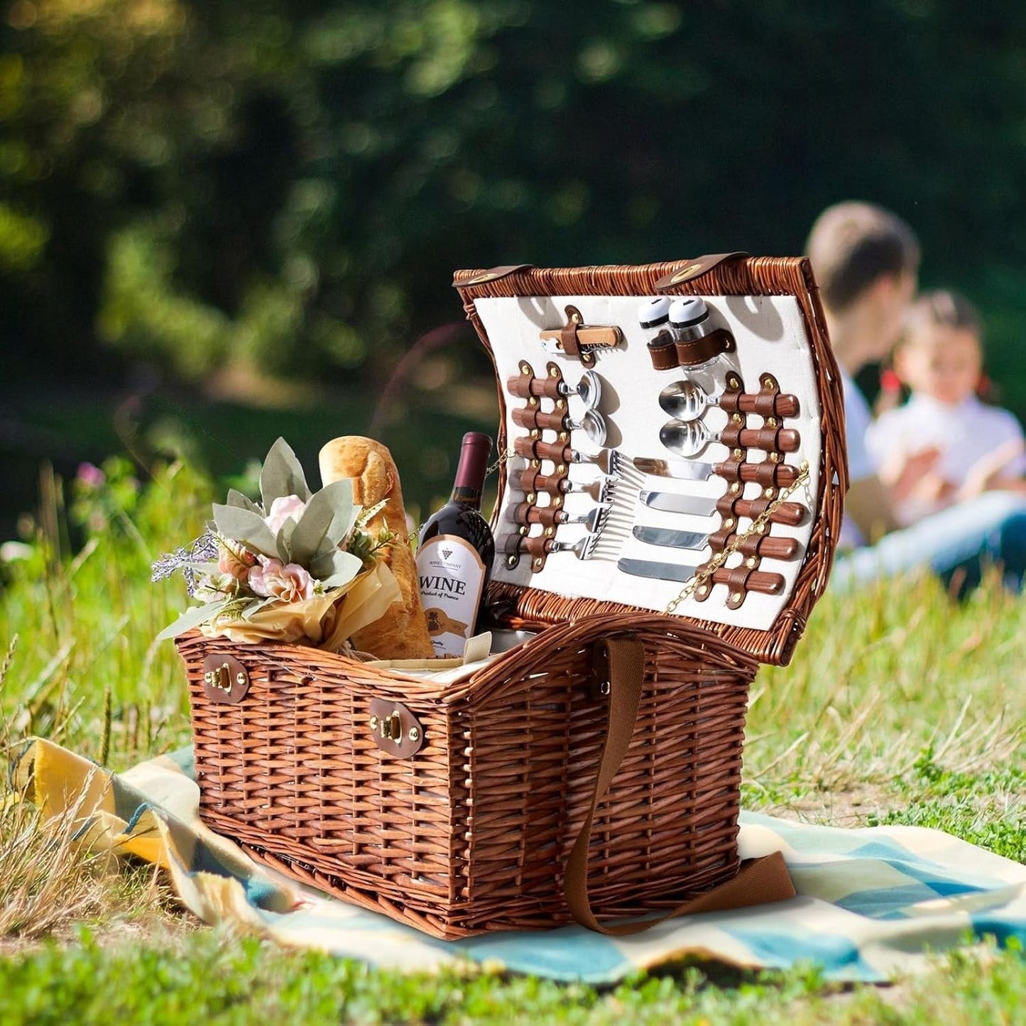 Juvale Picnic Basket for 4 People - 18.1 x 12.2 x 10.2 Inches, Brown, Classic - Complete Wicker Picnic Basket Set with Cooler Bag, Dishes, Utensils & Glasses