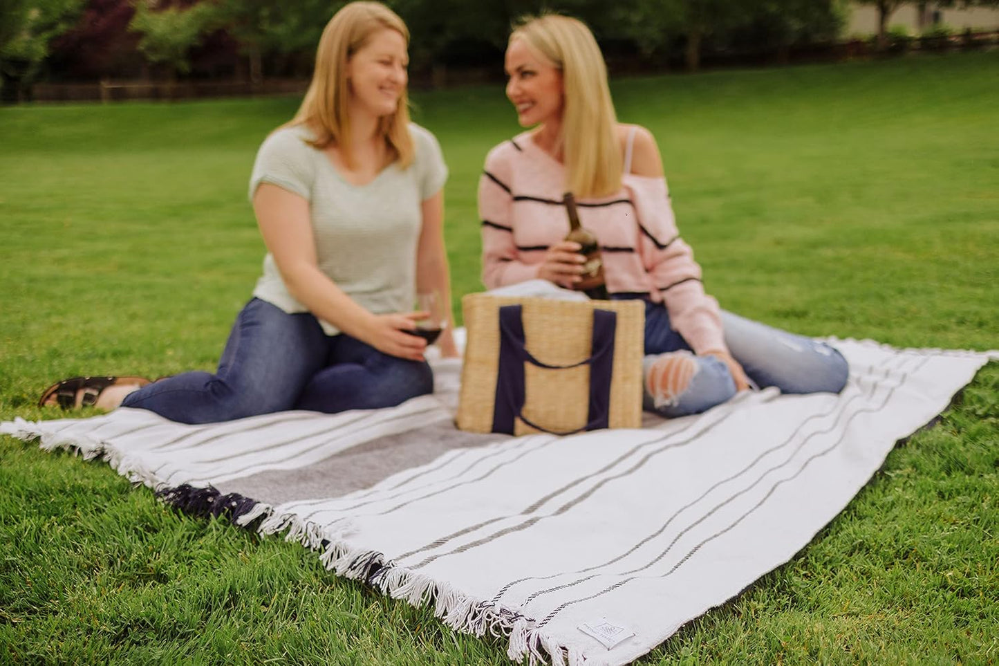PICNIC TIME Montecito Picnic, Outdoor, and Beach Blanket with Harness, Montecito Picnic, Outdoor, and Beach Blanket with Harness, One Size, White & Blue Stripe